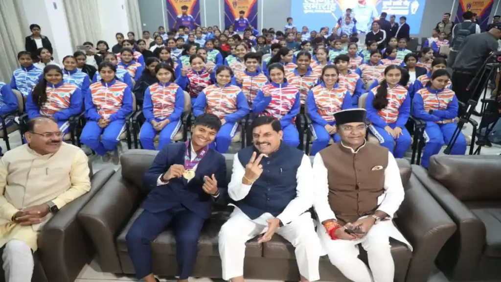 cm with cricketers